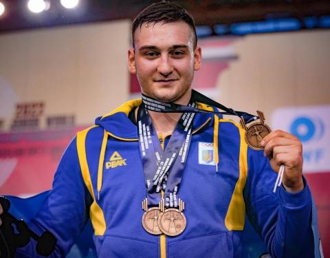 Львівський важкоатлет переміг на чемпіонаті світу, встановивши новий рекорд (ВІДЕО)