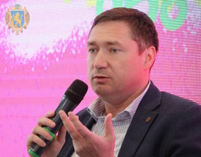 Молодвіж у Львові: Максим Козицький став учасником дискусії на тему ідентичності