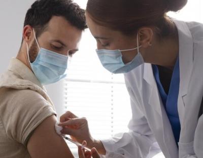 “Вакцинація не впливає негативно на чоловічу репродуктивну систему”, - медики 