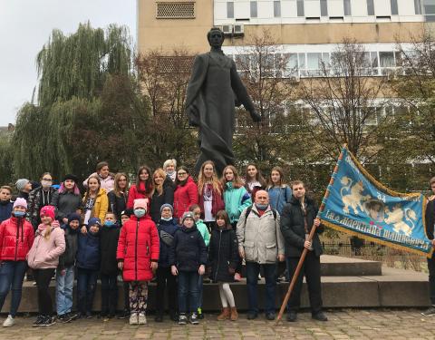 Учні школи імені Маркіяна Шашкевича вшанували пам'ять свого покровителя