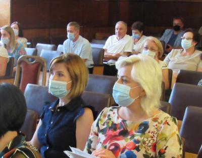 Вакцинація осіб проти COVID-19, які вже перехворіли, є безпечною: підсумки дискусійного клубу від USAID