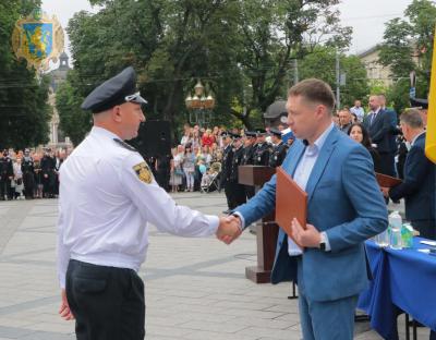 Найкращих поліцейських Львівщини відзначили почесними грамотами з нагоди професійного свята