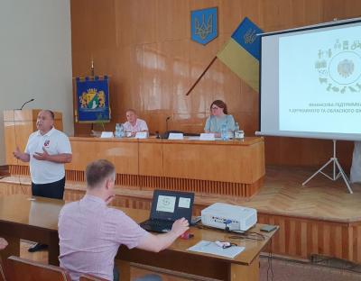 Для Золочівської тергромади провели семінар щодо механізмів фінансової підтримки агросектору та функціонування ринку землі