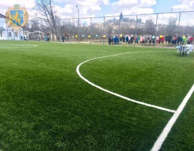 У Підкамені відкрили майданчик зі штучним покриттям 