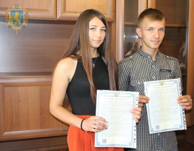 Двоє осіб з числа дітей, позбавлених батьківського піклування, отримали власне житло