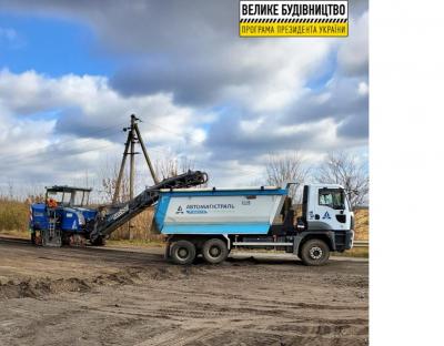 Дорожники розпочали облаштування кільцевої розв’язки у Жовкві 