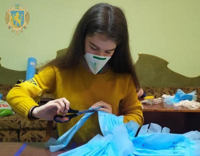 Боротьба з COVID-19: культура Стрийщини об’єдналась та пошила понад 6 тисяч масок