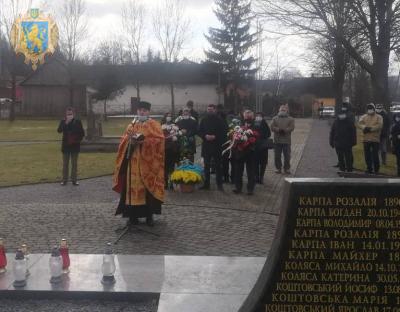 Андрій Годик разом із громадськістю вшанував пам'ять українців загиблих у Павлокомі