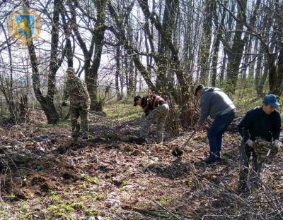 Природоохоронні установи долучились до місячника озеленення