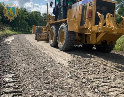 На Старосамбірщині триває капітальний ремонт автомобільної дороги
