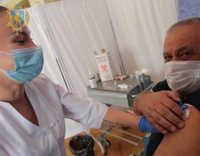 До уваги мешканців Львівщини: графік роботи центрів вакцинації у Львівській області на 25-29 серпня