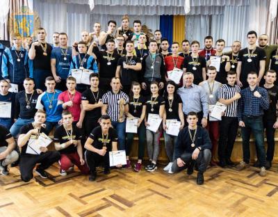 Понад 100 спортсменів змагались у чемпіонаті Львівщини з армспорту
