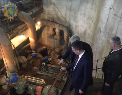 У Новояворівську триває реконструкція каналізаційної насосної станції