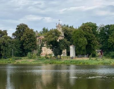 Мандрівників запрошують відвідати костел у Годовиці