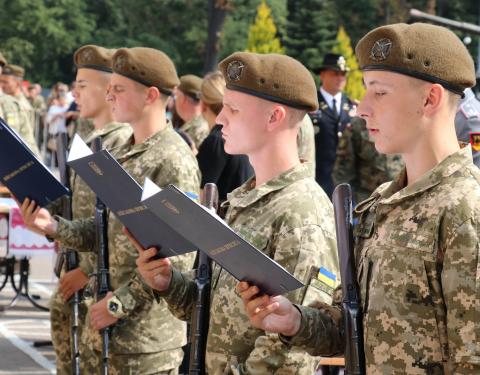 Майже півтисячі курсантів-першокурсників склали Військову Присягу на вірність українському народові