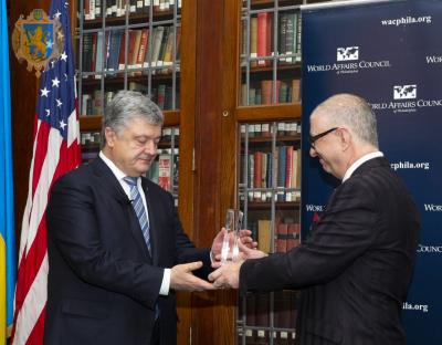 Це визнання прогресу, який зробили українці – Президент у Філадельфії отримав відзнаку «Міжнародний державний діяч»