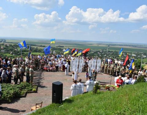 На Львівщині вшанували пам’ять загиблих у «Бродівському оточенні»