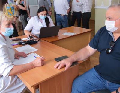 Вчора на Львівщині провакцинували 9918 осіб, з них 1851 - у центрах вакцинації
