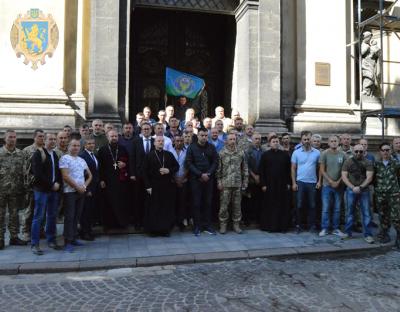 На Львівщині загиблих десантників вшанували літургією