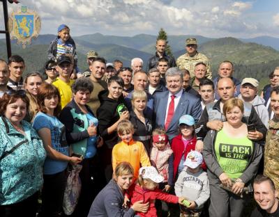 Робимо все, щоб наші воїни мали можливість проходити якісну реабілітацію - Президент відвідав реабілітаційний центр «Тисовець»