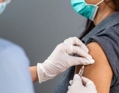 Вчора на Львівщині провакцинували 10 407 осіб, з них 2476 - у центрах вакцинації