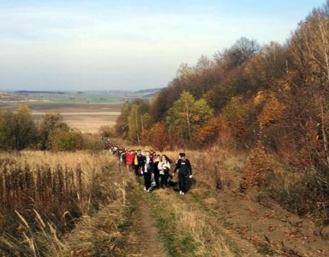 В національному природному парку «Північне Поділля» провели мандрівку для бродівських гімназистів та їх ровесників із Луганщини